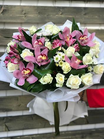 Букет цветов из: Розы и Хризантемы в Сабурово