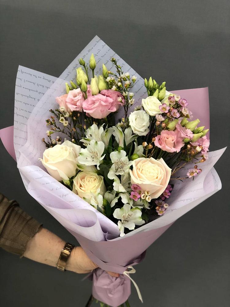 Букет цветов из: Альстромерии, Розы и Лизиантусы в Сабурово