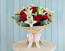 Букет цветов из:  Лилии и Розы в Сабурово