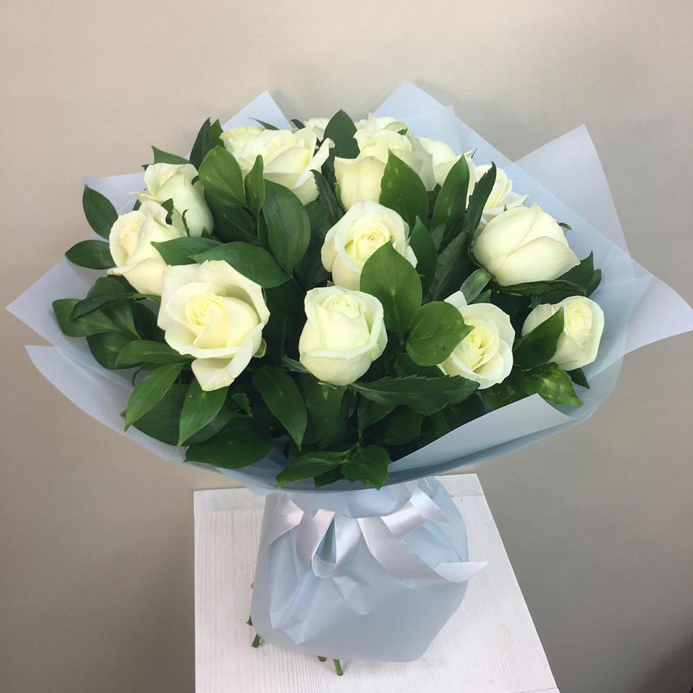Букет 15 Белых роз Проуд в Сабурово