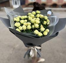 Букет Белые кустовые розы Солинеро в Сабурово