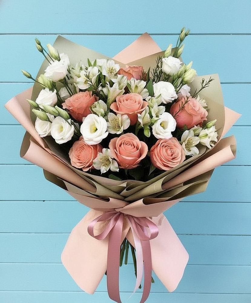 Букет цветов из: Розы, Альстромерии и Лизиантусы в Сабурово