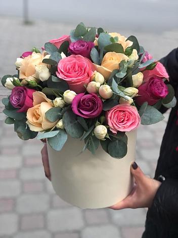 Цветочная композиция из Розы в шляпной коробке в Сабурово