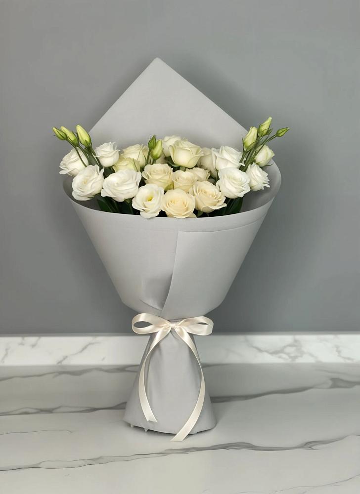 Букет цветов из: Розы и Лизиантусы в Сабурово