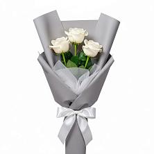 Букет 3 белые розы в Сабурово