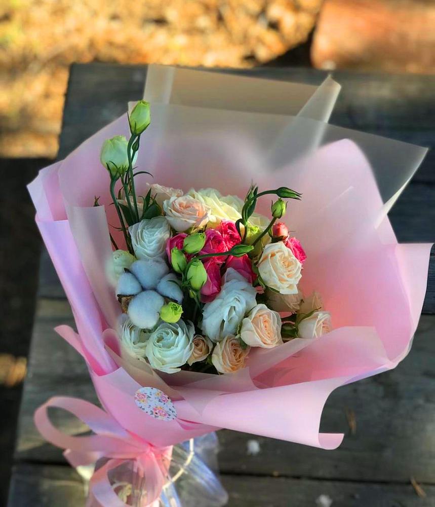 Букет цветов из: Розы и Лизиантусы в Сабурово