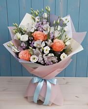 Букет цветов из:  Лизиантусы, Розы, Альстромерии и Гипсофила в Сабурово