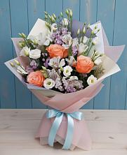 Букет цветов из:  Лизиантусы, Розы, Альстромерии и Гипсофила в Сабурово
