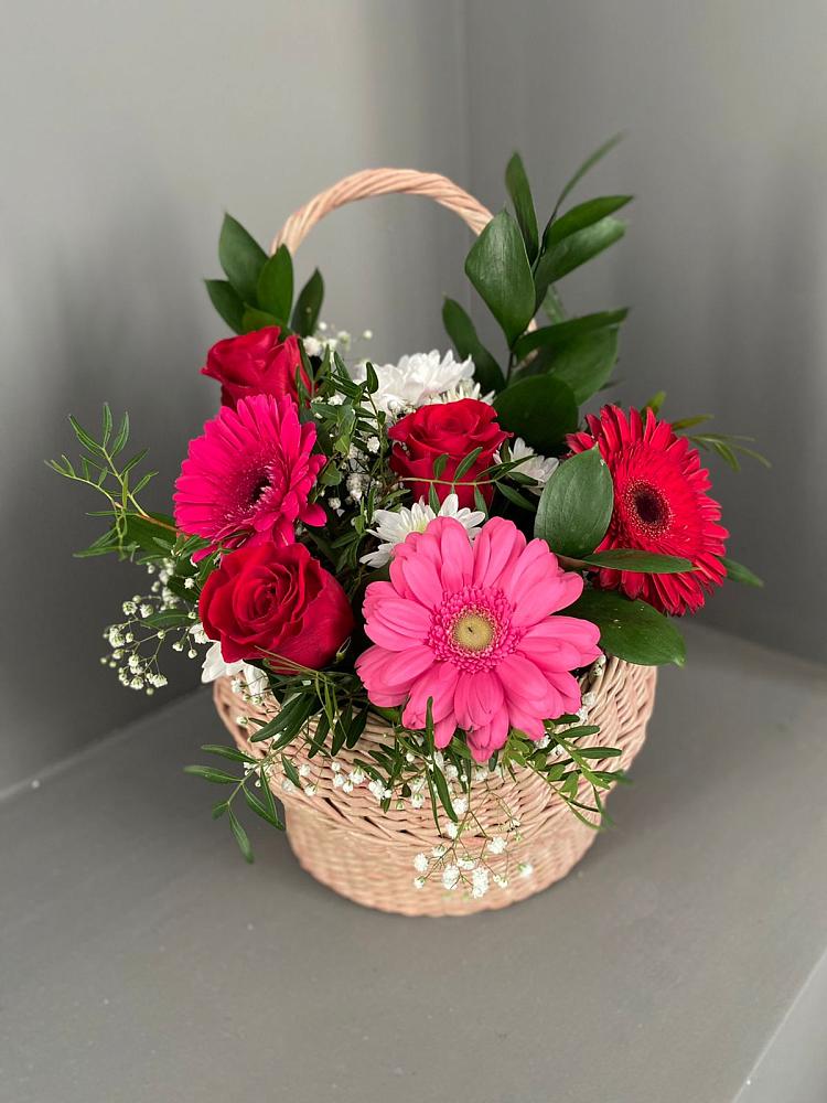 Цветочная композиция из Розы, Хризантемы и Герберы в корзине в Сабурово