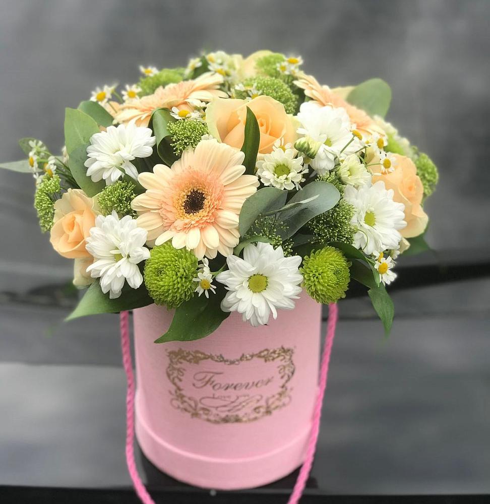 Цветочная композиция из Розы, Герберы и Хризантемы в шляпной коробке в Сабурово