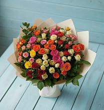 Букет Микс из разноцветных кустовых роз в Сабурово