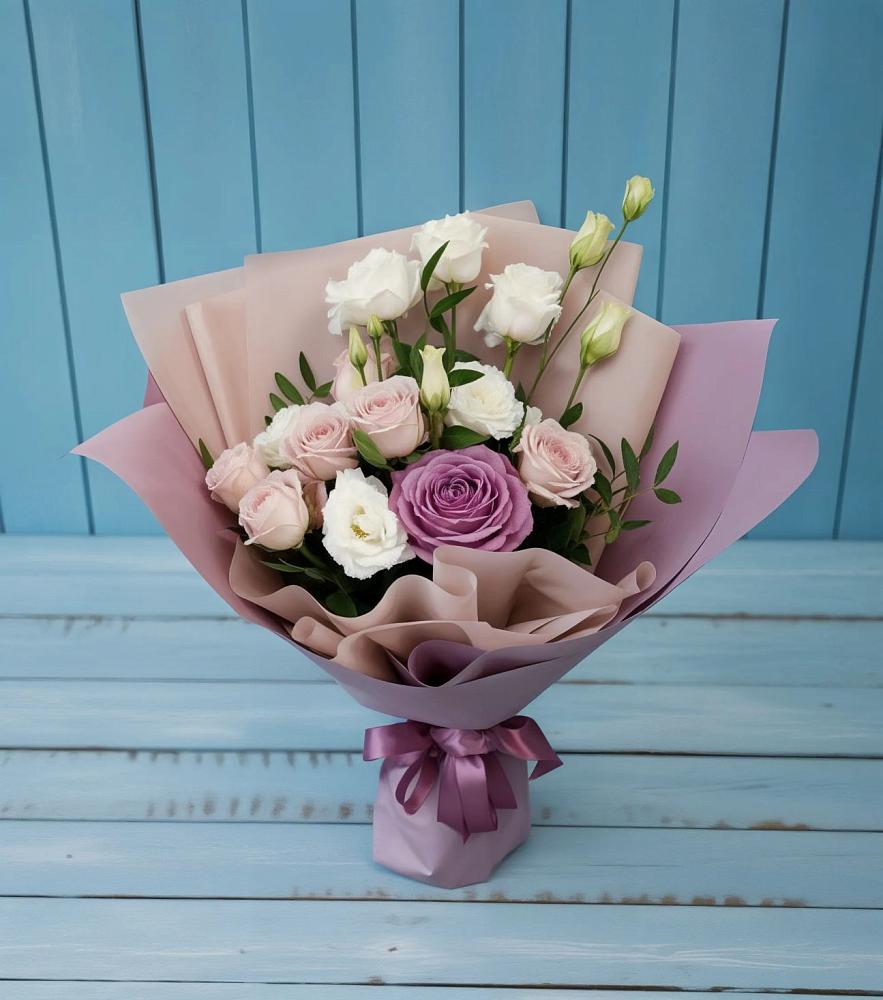 Букет цветов из: Розы и Лизиантусы в Сабурово